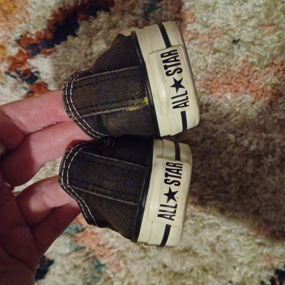 Youth Brown Converse • Size 3 - Picture 7 of 7